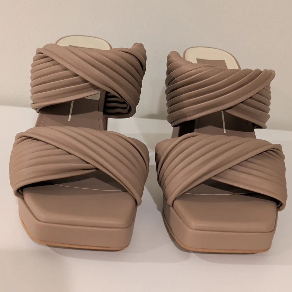 Dolce Vita Pilton Twisted Straps Heeled Cameo Sandals - Picture 11 of 13